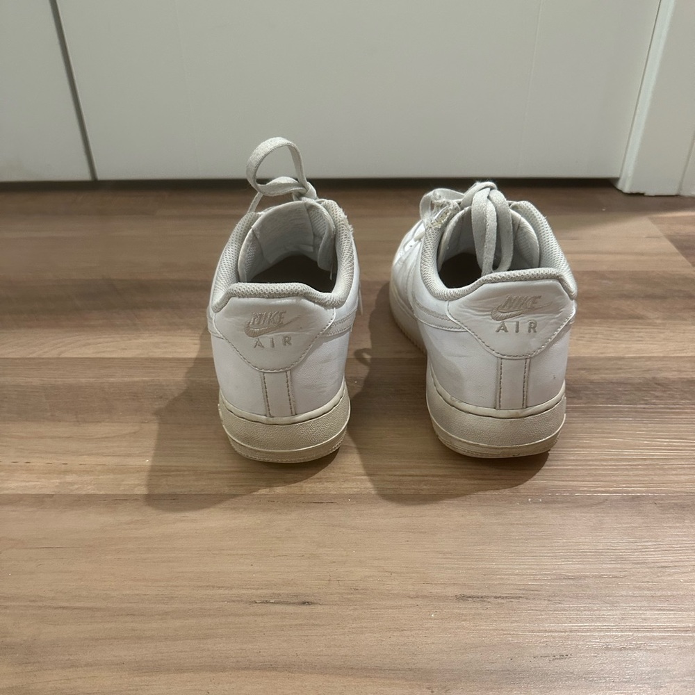 White Nike Air Force 1 Size 10 - Picture 3 of 6
